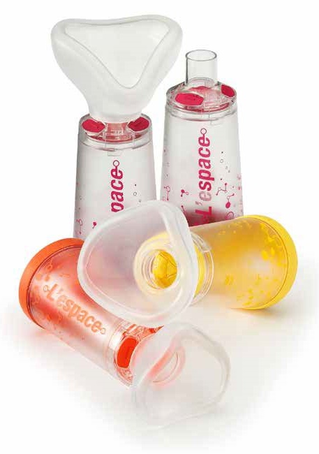 CAMERA DISTANZIATRICE PER EROGATORI SPRAY PREDOSATI L'ESPACE 220ML PER NEONATI SPAZIO MORTO 34ML CON MASCHERA VALVOLA INSPIRAZIONE 2 VALVOLE ESPIRAZIONE CODICE COLORE ARANCIO - Farmacia Mastrangelo 