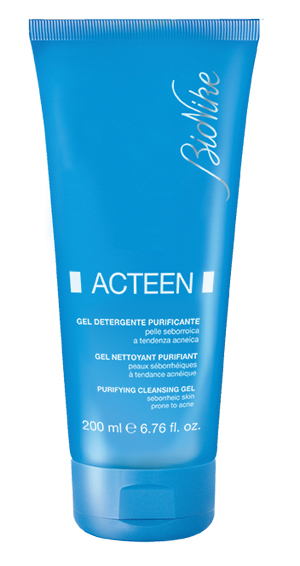AKNET GEL DETERGENTE PURIFICANTE 200 ML - Farmacia Mastrangelo 