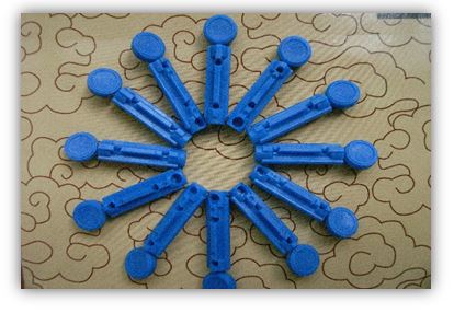 LANCETTE PUNGIDITO WELLION LANCET GAUGE 28 25 PEZZI - Farmacia Mastrangelo 
